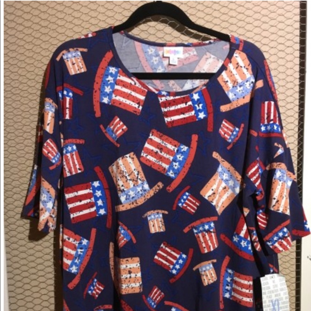 LuLaRoe 5/$20 XL Americana Irma Top